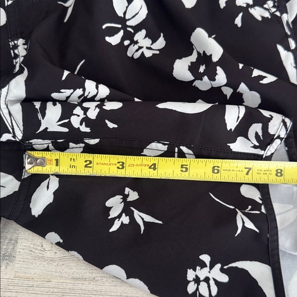 Fair Harbor Lined Swim Shorts - Large - Picture 11 of 11